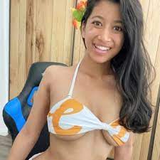 Hawaii Girl – @hawaiigirl_cb [Hawaii OnlyFans Models sexy Foto] trägt einen Bikini