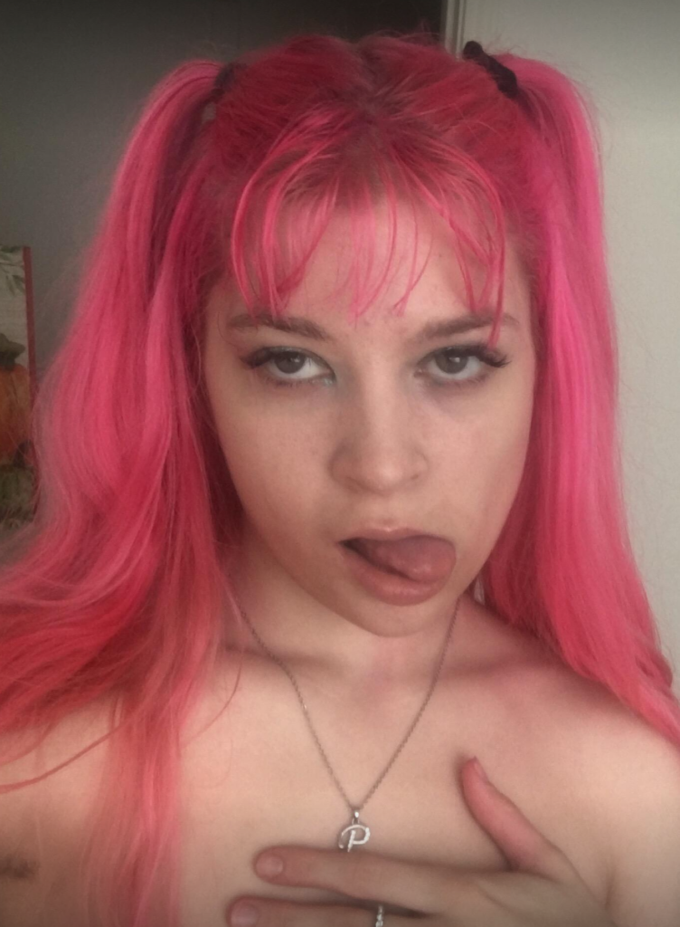 Age Play Kink Onlyfans Model sexy Foto Lotus Luvs – @lotusluvs macht ein Selfie